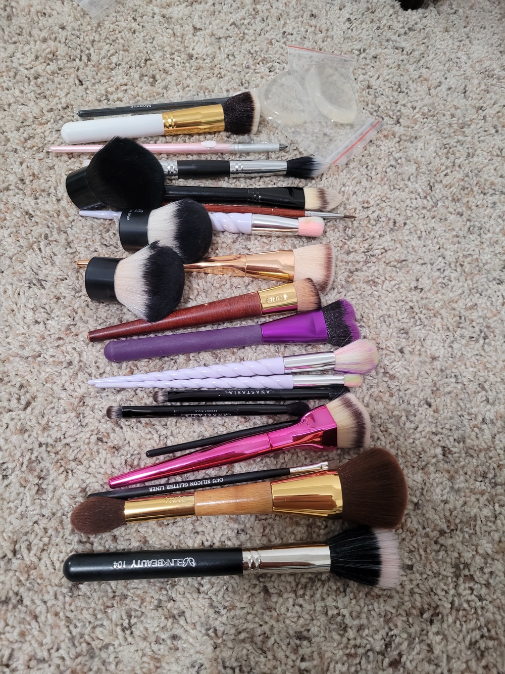 Makeup Brushes in Mixed Colors - Multi